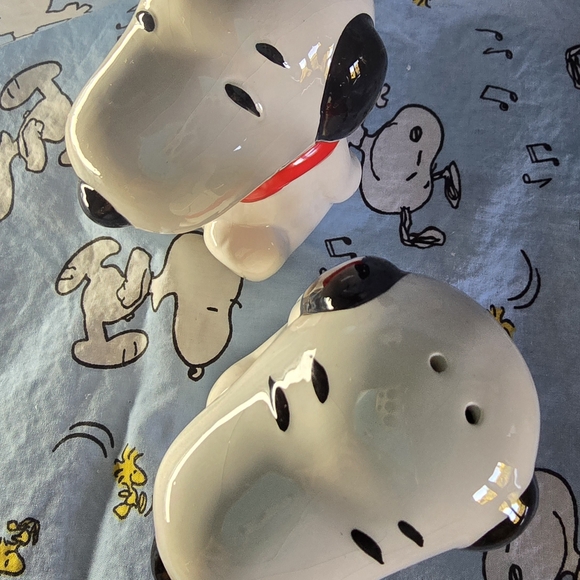 Snoopy Salt & Pepper Shakers - Picture 4 of 6